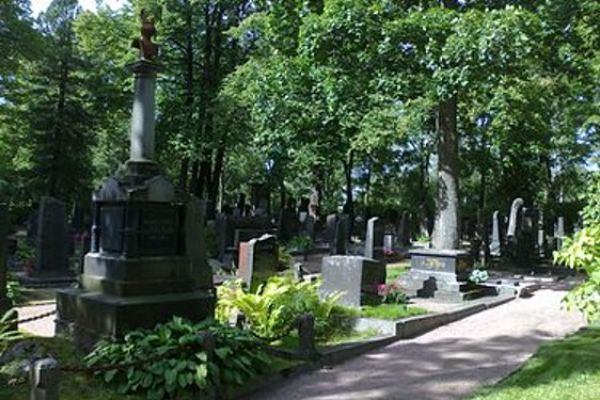 Linkki tapahtumaan Rauhoittava kävelyretki Hietaniemen hautausmaalle