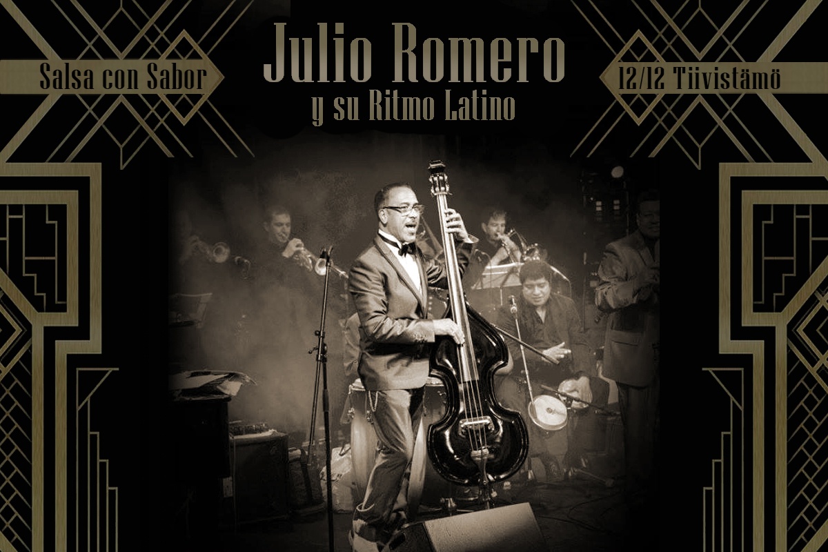 Julio Romero soittaa kontrabassoa